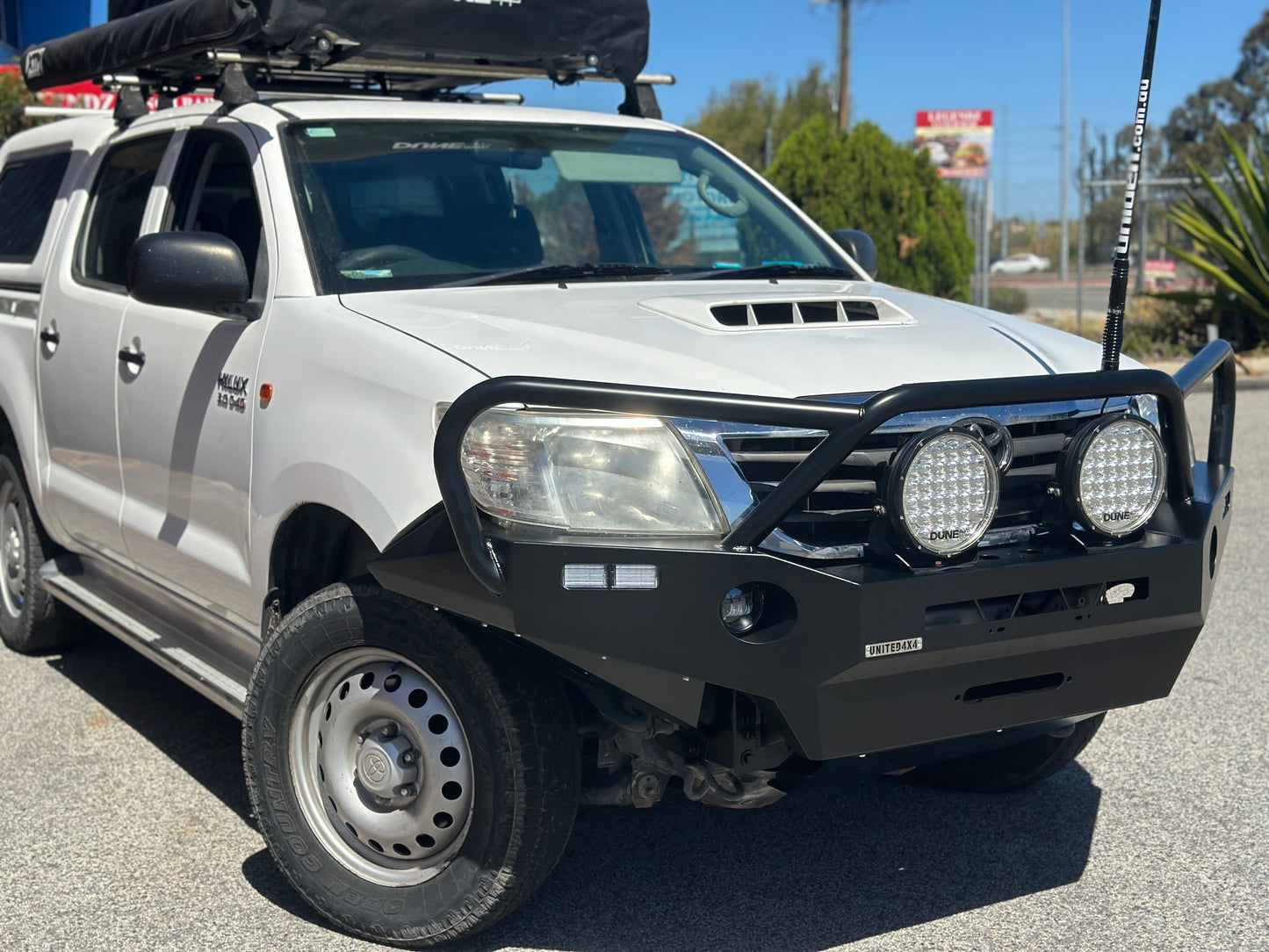 United4x4 - Predator Bar Bullbar To Suit Toyota Hilux N70 ( 2011 - 2015)