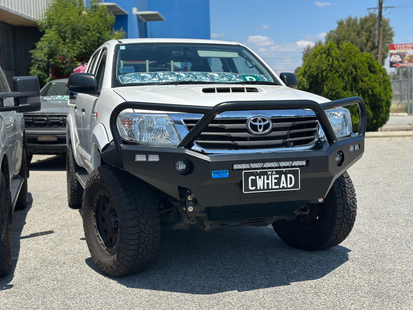 United4x4 - Predator Bar Bullbar To Suit Toyota Hilux N70 ( 2011 - 2015)