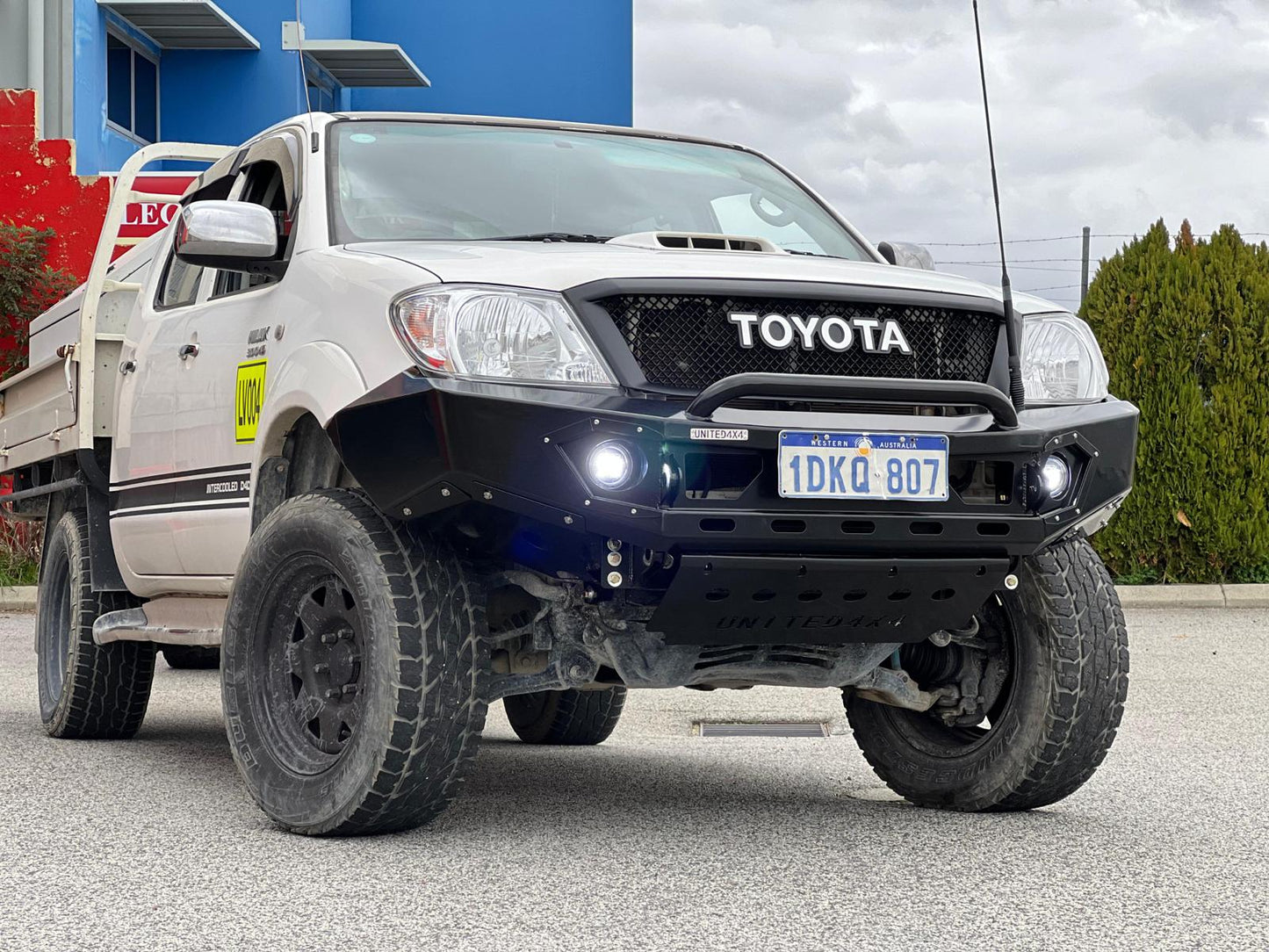 Xtreme Series Bullbar to Suit Toyota Hilux N70 ( 2005 - 2011 )
